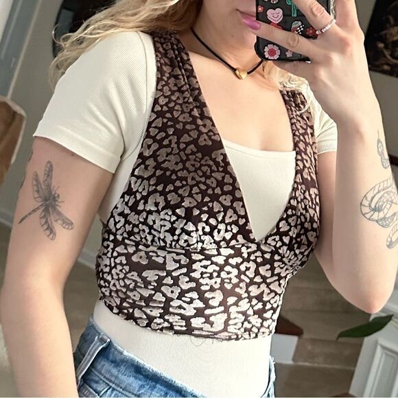 Urban Outfitters Brown and Gold Cheetah Print Plunge Neck Crop Top Tank - Picture 2 of 8